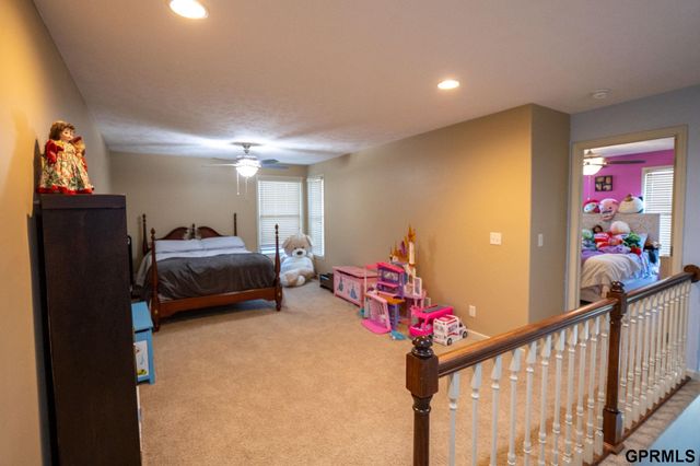18884 Mason Plaza, Omaha, NE 68022