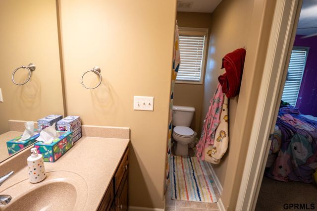 18884 Mason Plaza, Omaha, NE 68022