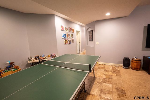 18884 Mason Plaza, Omaha, NE 68022