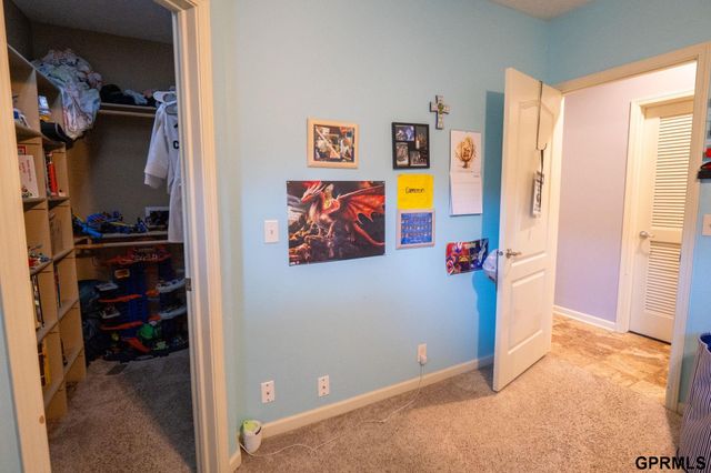 18884 Mason Plaza, Omaha, NE 68022