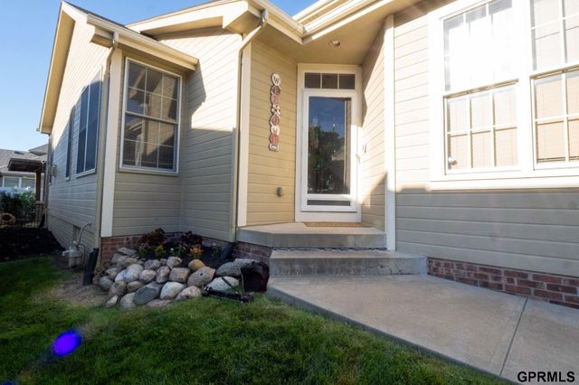 18884 Mason Plaza, Omaha, NE 68022