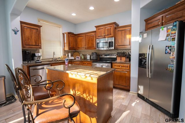 18884 Mason Plaza, Omaha, NE 68022