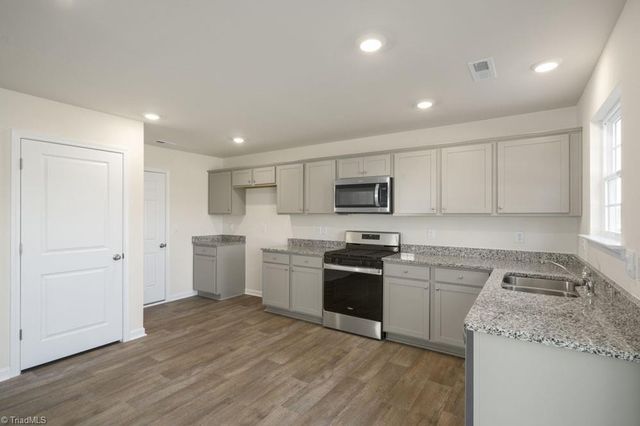 125 Linden Drive, Thomasville, NC 27360