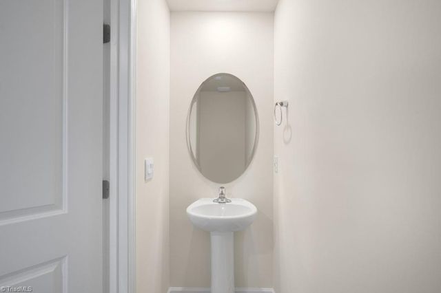 125 Linden Drive, Thomasville, NC 27360