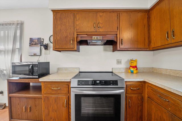 1215 Oscar STREET, Waukesha, WI 53186