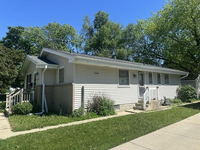 1215 Oscar STREET, Waukesha, WI 53186