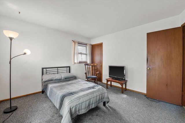 1215 Oscar STREET, Waukesha, WI 53186