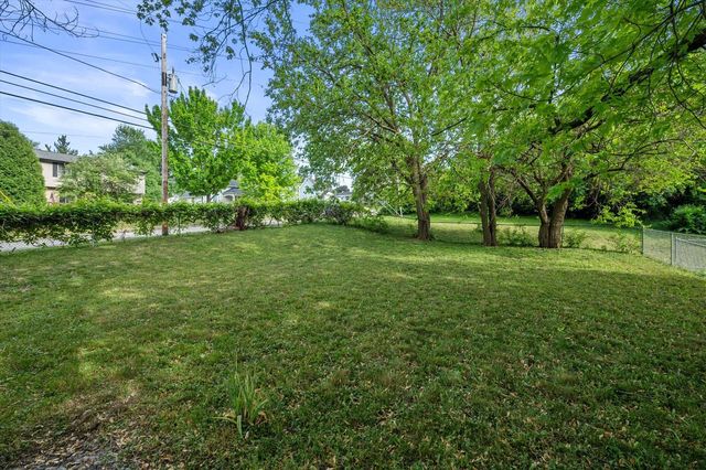 1215 Oscar STREET, Waukesha, WI 53186
