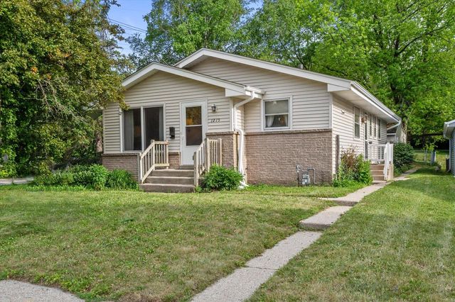 1215 Oscar STREET, Waukesha, WI 53186