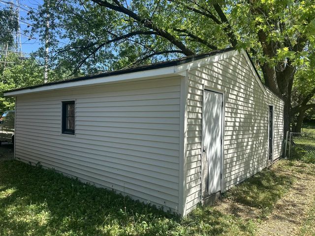 1215 Oscar STREET, Waukesha, WI 53186