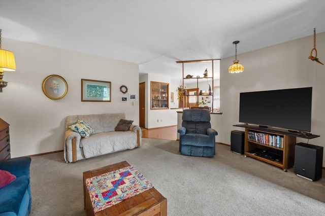 1215 Oscar STREET, Waukesha, WI 53186