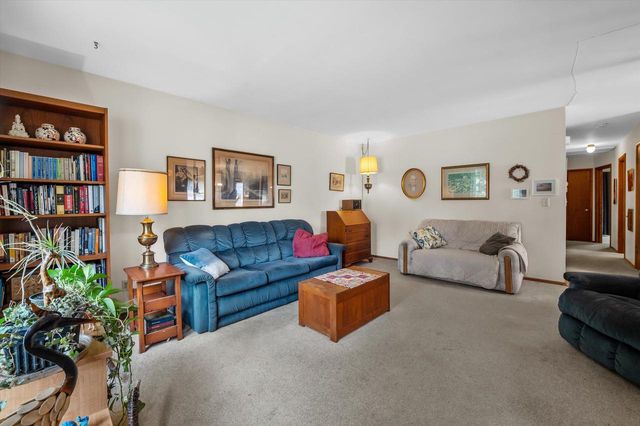 1215 Oscar STREET, Waukesha, WI 53186