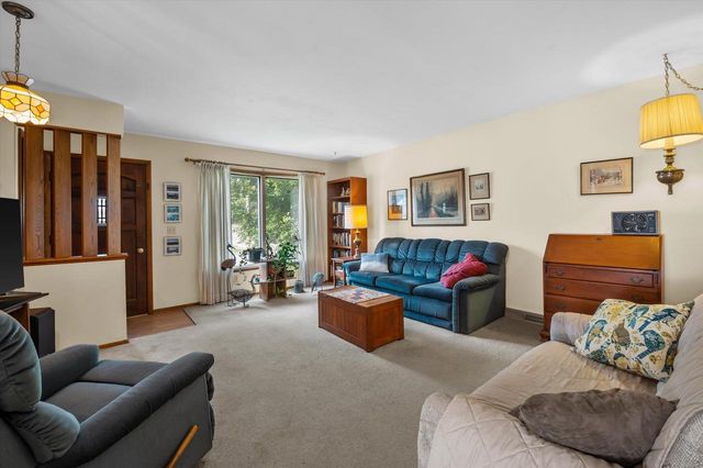 1215 Oscar STREET, Waukesha, WI 53186