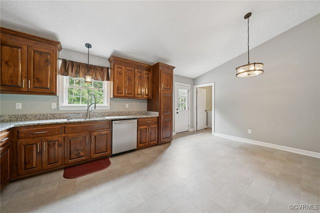 241 Deep Landing Rd, Tappahannock, VA 22560