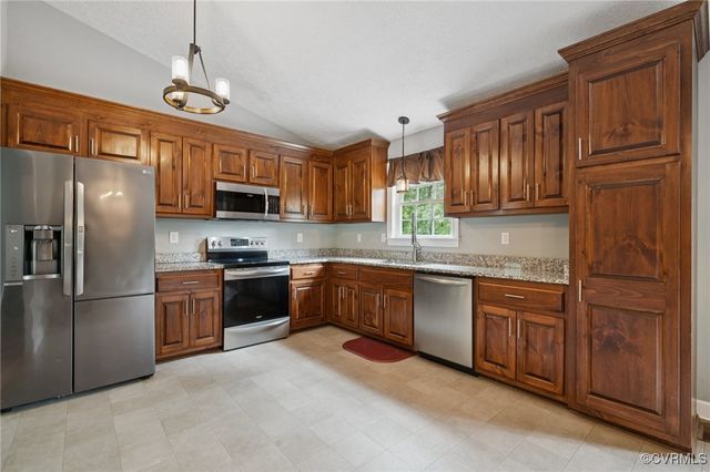 241 Deep Landing Rd, Tappahannock, VA 22560