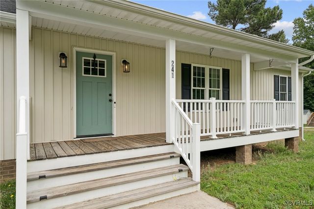 241 Deep Landing Rd, Tappahannock, VA 22560