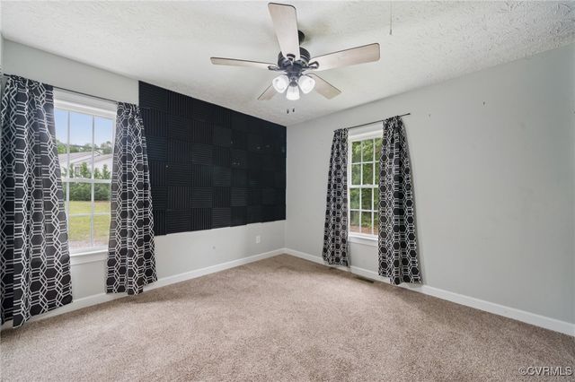241 Deep Landing Rd, Tappahannock, VA 22560