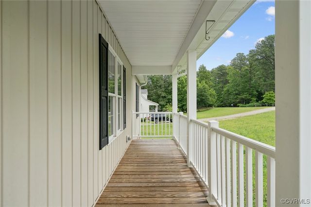 241 Deep Landing Rd, Tappahannock, VA 22560
