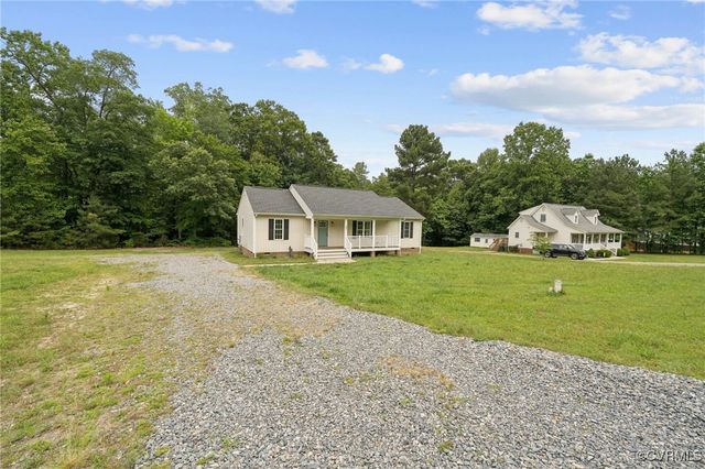 241 Deep Landing Rd, Tappahannock, VA 22560