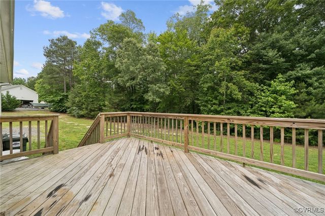 241 Deep Landing Rd, Tappahannock, VA 22560