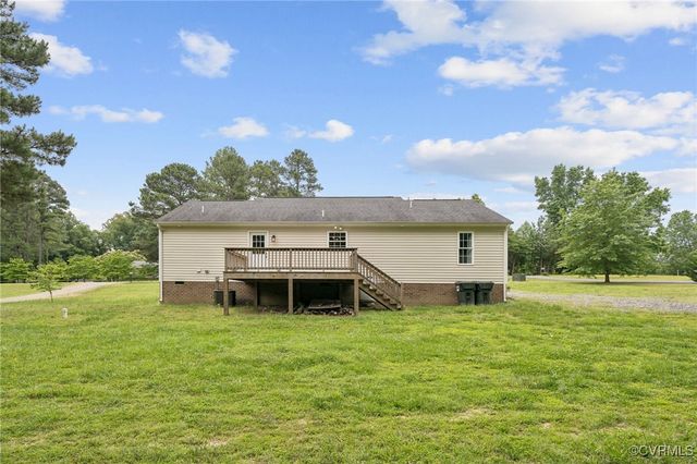 241 Deep Landing Rd, Tappahannock, VA 22560