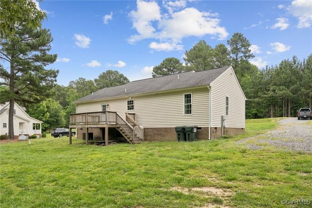 241 Deep Landing Rd, Tappahannock, VA 22560