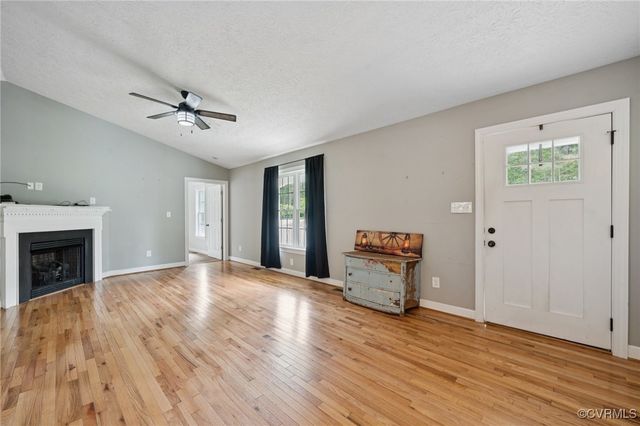 241 Deep Landing Rd, Tappahannock, VA 22560