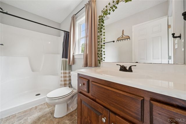 241 Deep Landing Rd, Tappahannock, VA 22560