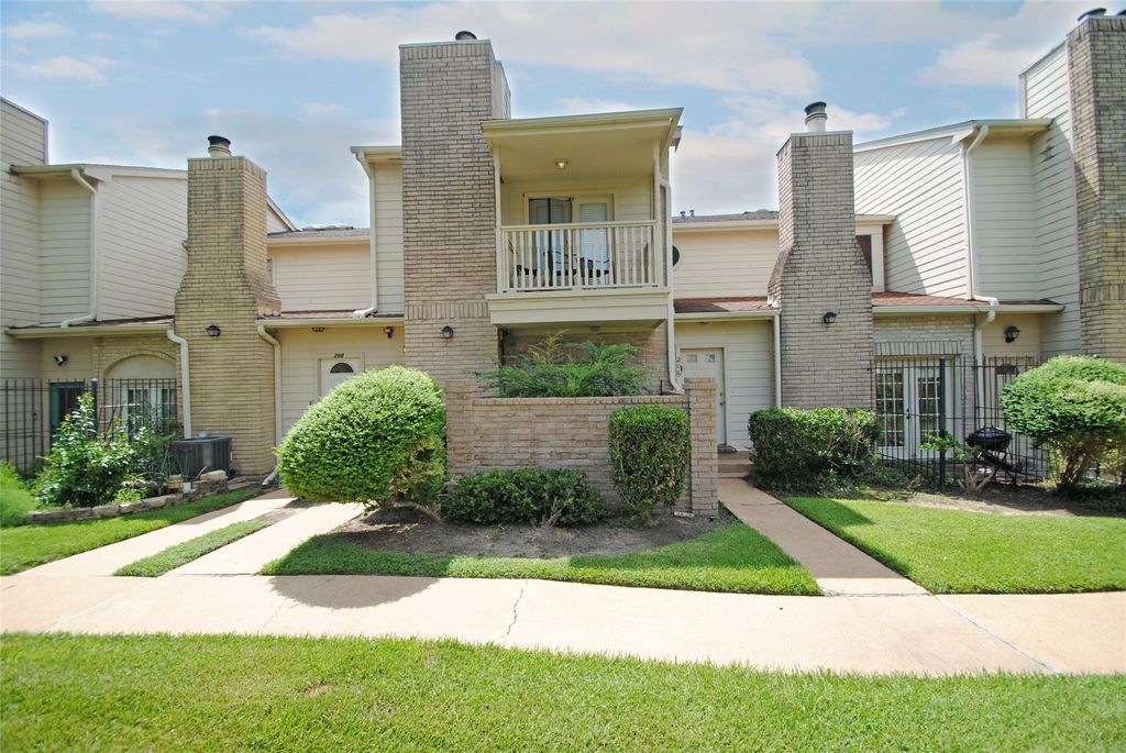 800 Country Place Drive Drive 207, Houston, TX 77079