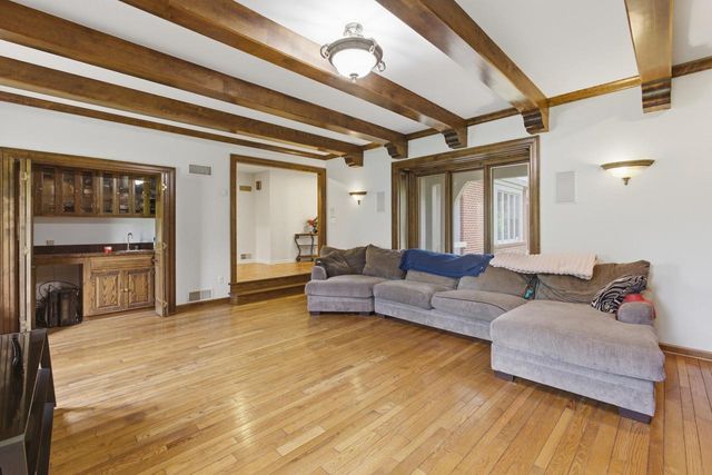 9090 N Green Brook ROAD, River Hills, WI 53217