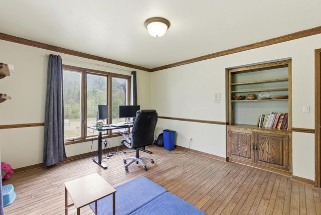 9090 N Green Brook ROAD, River Hills, WI 53217
