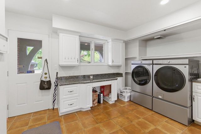 9090 N Green Brook ROAD, River Hills, WI 53217