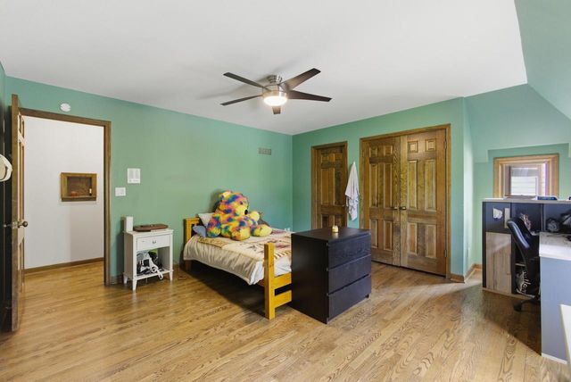9090 N Green Brook ROAD, River Hills, WI 53217