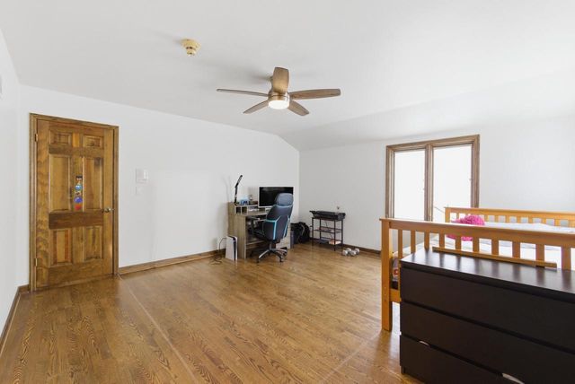 9090 N Green Brook ROAD, River Hills, WI 53217