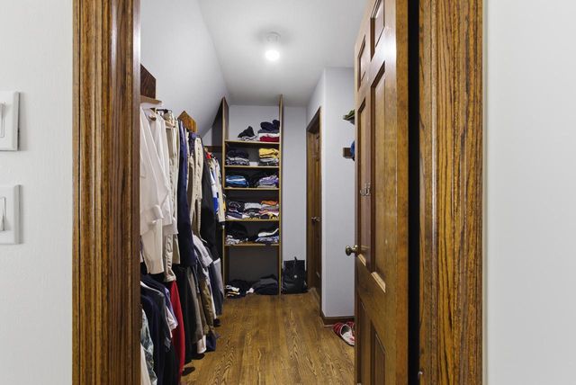 9090 N Green Brook ROAD, River Hills, WI 53217