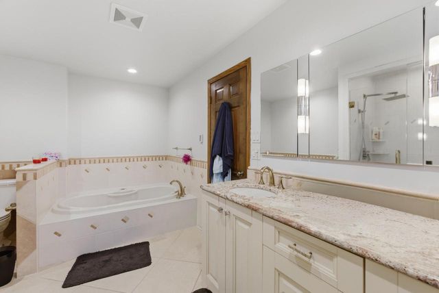 9090 N Green Brook ROAD, River Hills, WI 53217