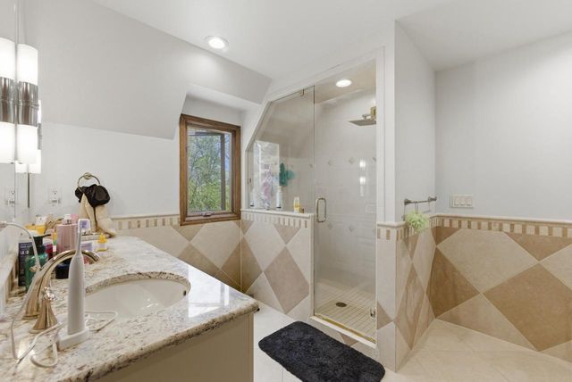 9090 N Green Brook ROAD, River Hills, WI 53217