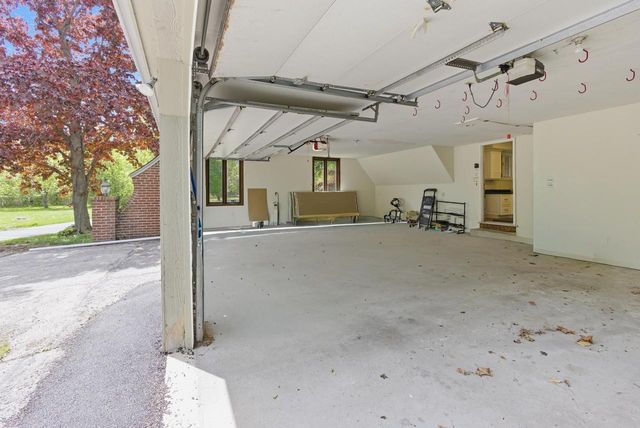 9090 N Green Brook ROAD, River Hills, WI 53217