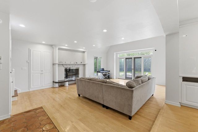 9090 N Green Brook ROAD, River Hills, WI 53217
