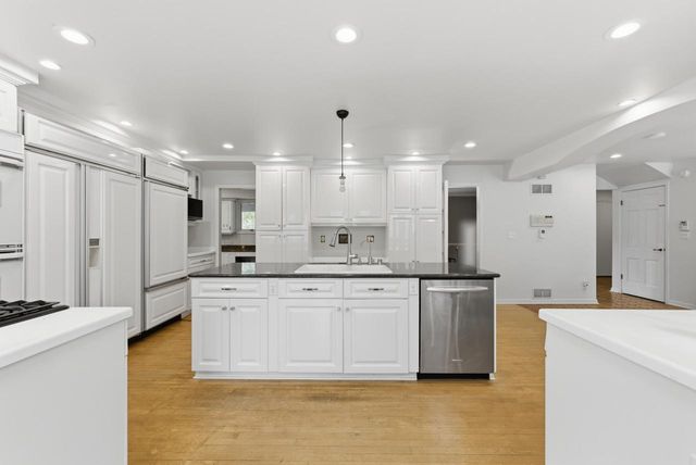 9090 N Green Brook ROAD, River Hills, WI 53217