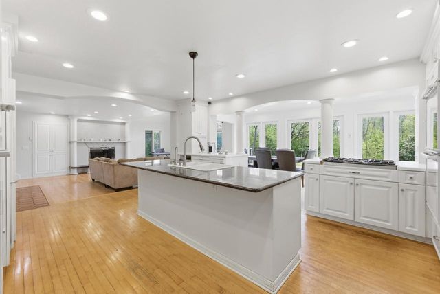 9090 N Green Brook ROAD, River Hills, WI 53217