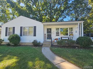 20 Woodlawn Drive, St Charles, MO 63301