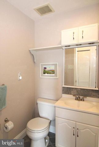 127 WORRAL DR, Newark, DE 19711