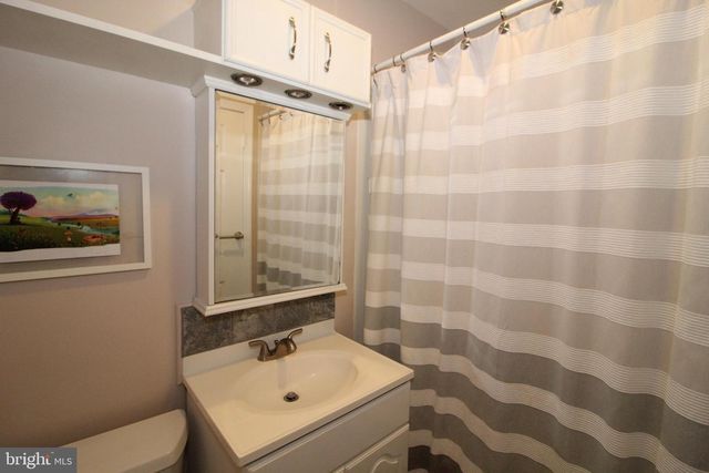 127 WORRAL DR, Newark, DE 19711