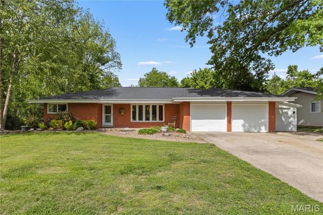 26630 Lakeview Terrace, Godfrey, IL 62035
