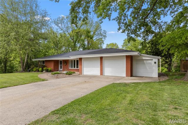 26630 Lakeview Terrace, Godfrey, IL 62035