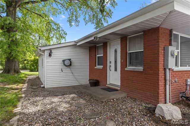 26630 Lakeview Terrace, Godfrey, IL 62035