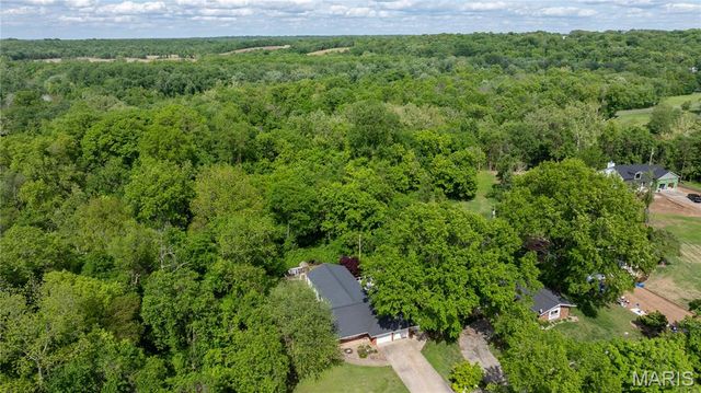26630 Lakeview Terrace, Godfrey, IL 62035