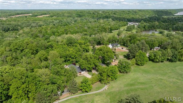26630 Lakeview Terrace, Godfrey, IL 62035