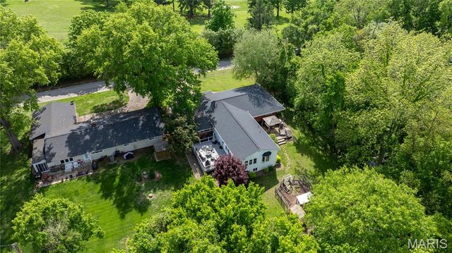 26630 Lakeview Terrace, Godfrey, IL 62035